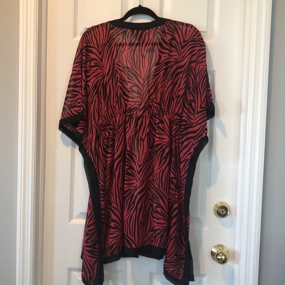 Lovely and light bathing suit cover up! - Picture 3 of 4